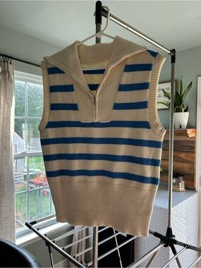 Sleeveless Zip-Front Striped Knit Sweater Vest - Cream & Blue